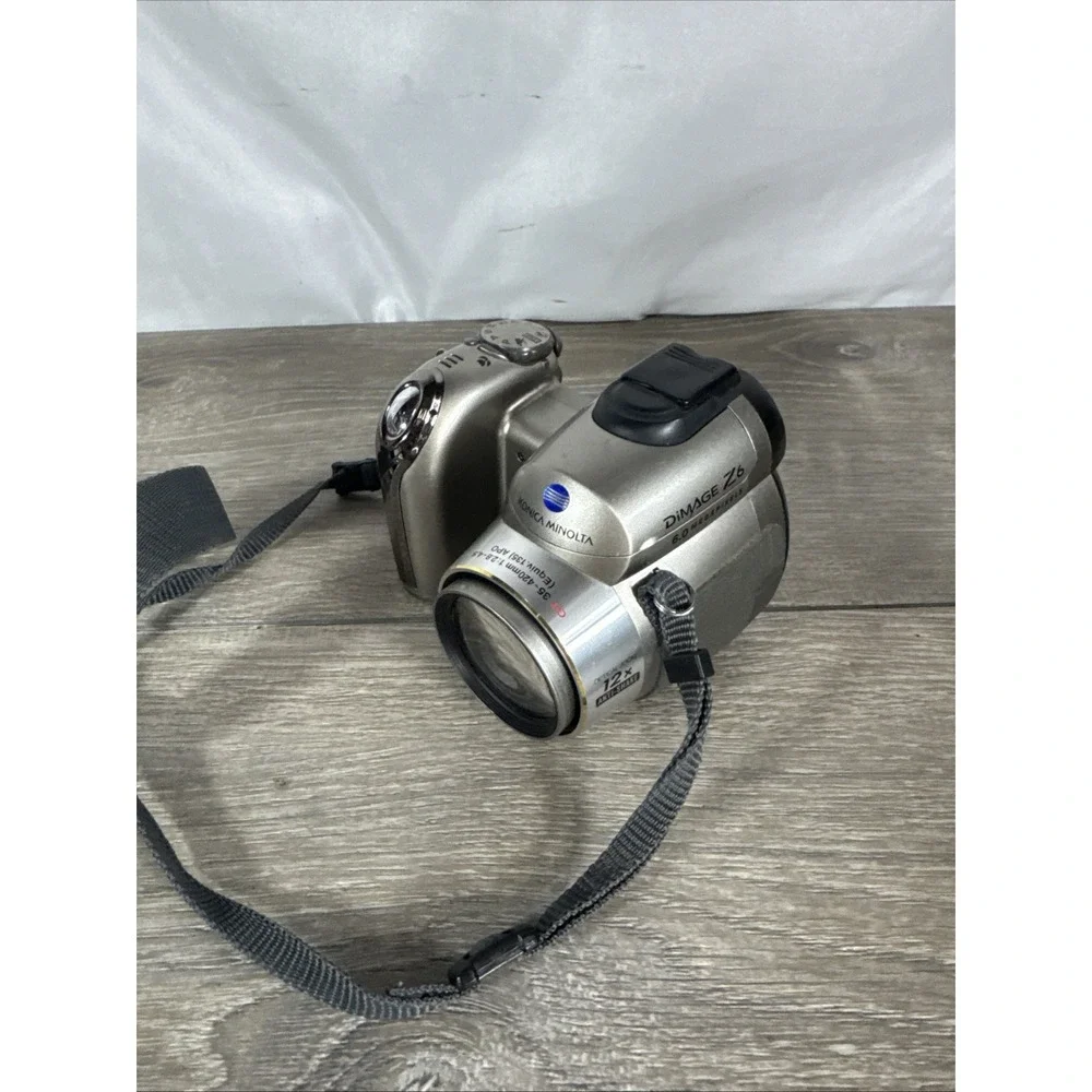 Konica Minolta DiMAGE Z6 6.0MP Digital Camera Silver Accessories Included Tested